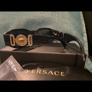 new Versace Sold Out “Biggie” Sunglasses